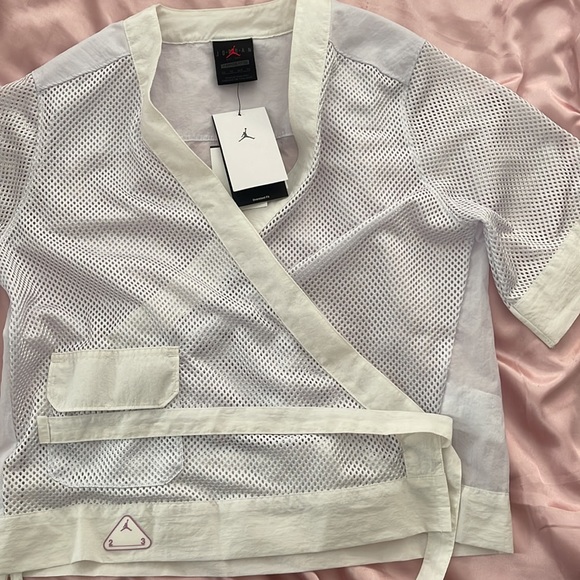 Jordan LIFESTYLE - Blouse NWT - Picture 8 of 14